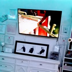 50'Smart TV TCL W/wall Unit