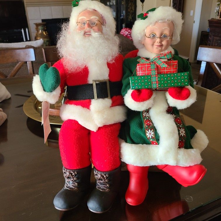 Animated Mr And Mrs Claus