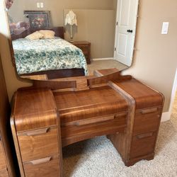 Vintage Vanity  With Mirror