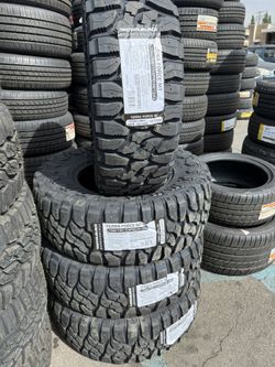 Tengo 1 Set De Llantas 28570 R17 Marca Terra Force 