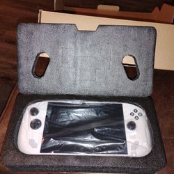 Lenovo Legion Go S Windows Version 32 Gigs Of RAM 1 TB