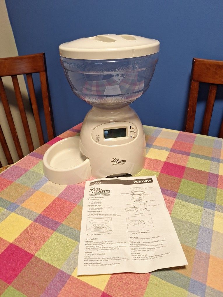 New Le Bistro Portion Control Feeder
