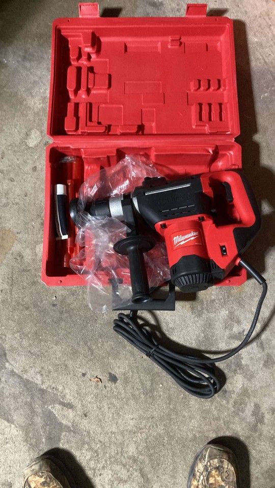 Milwaukee Hammer Drill Chiping