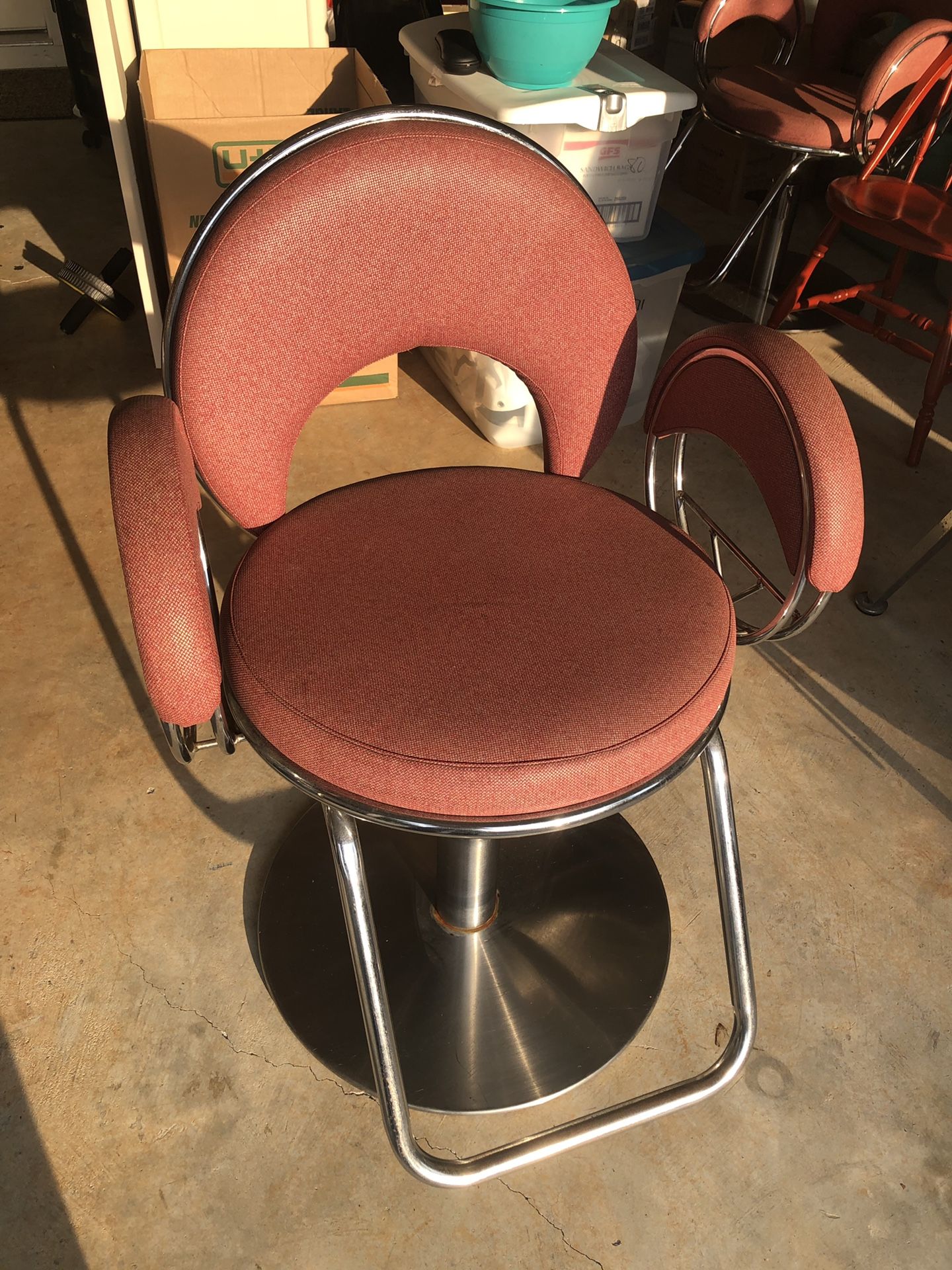 Pibbs Hydraulic Salon Chair