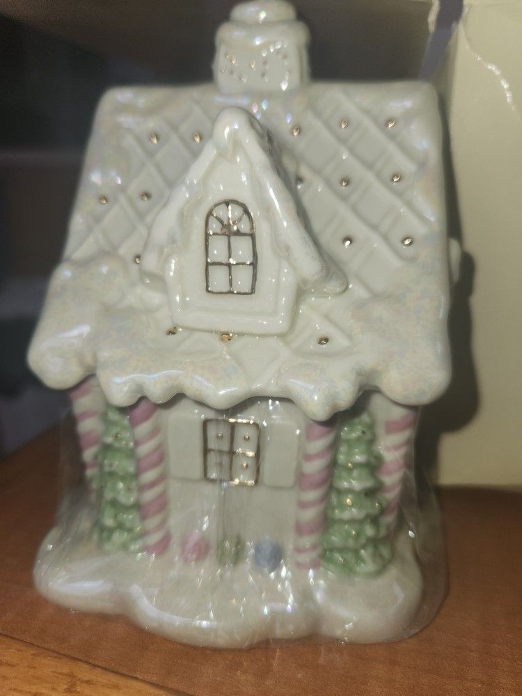 Lenox Gingerbread House Music Box