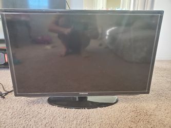 Used Samsung 32 Inches LcD TV UN32H5203AF