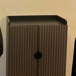 7-Tier Shoe Cabinet / Shoe Closet — Gray — Excellent Condition — Assembled