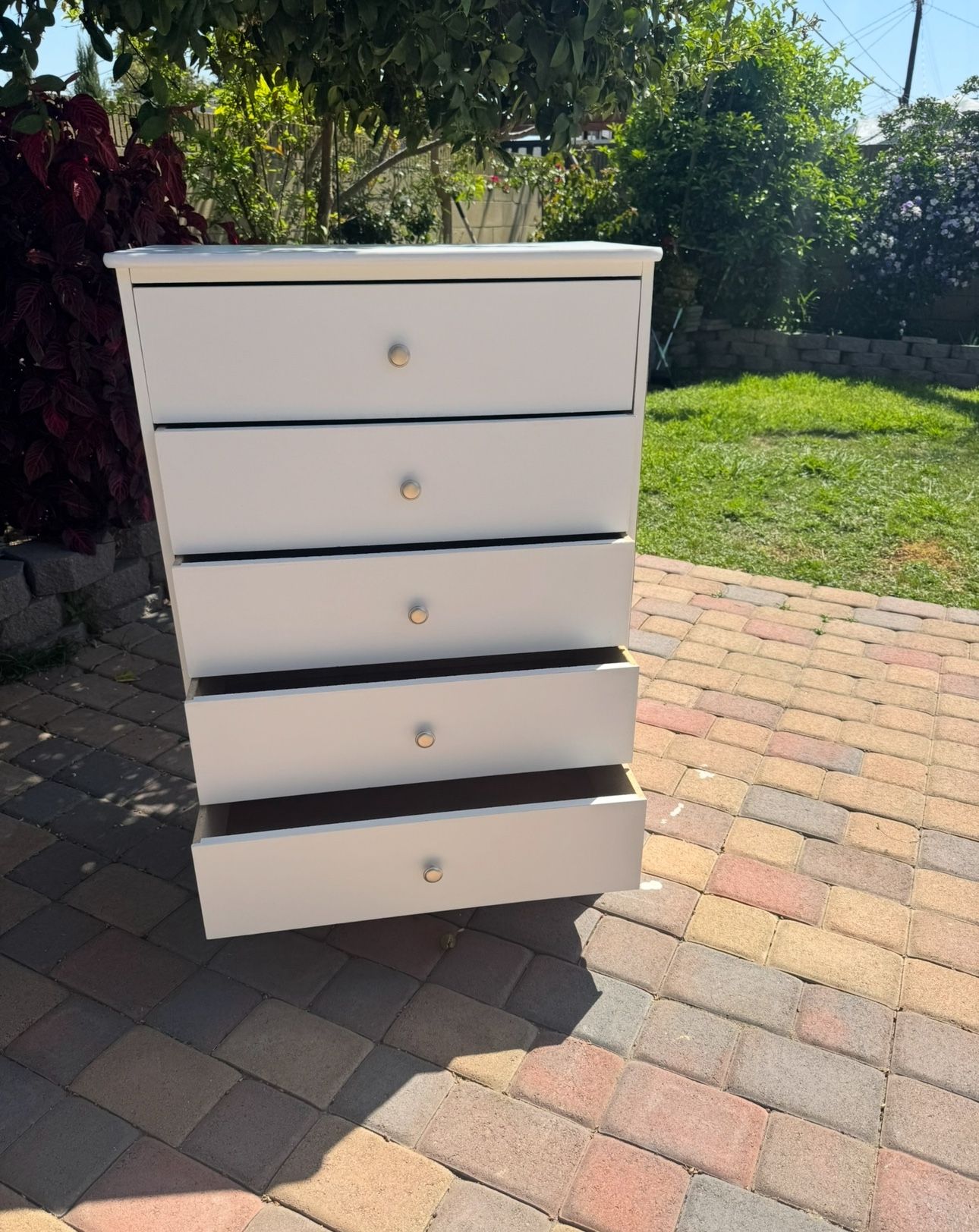 Dresser White Chest New