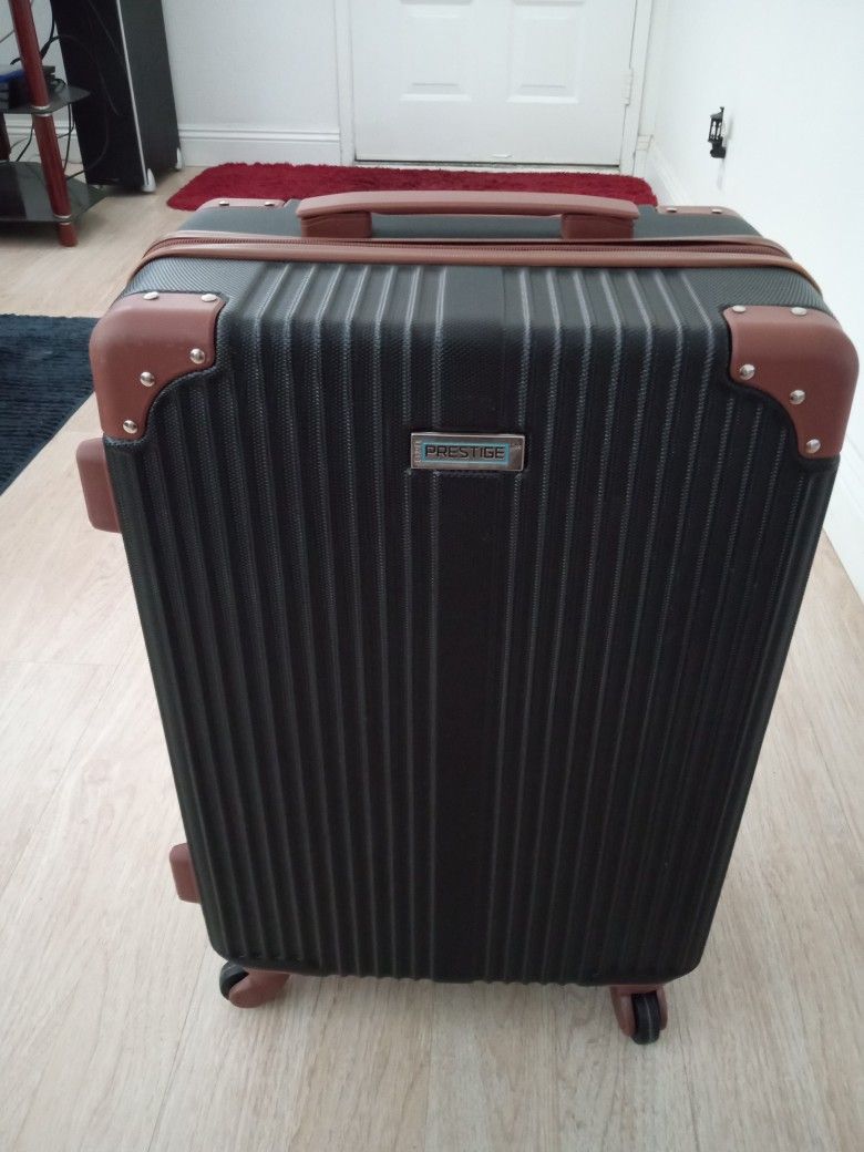 PRESTIGE CARRY-ON LUGGAG BRAND NEW