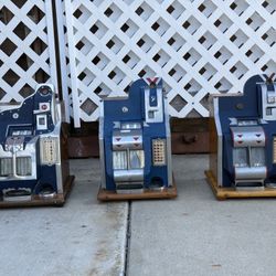 Mills QT Miniature Slot Machines