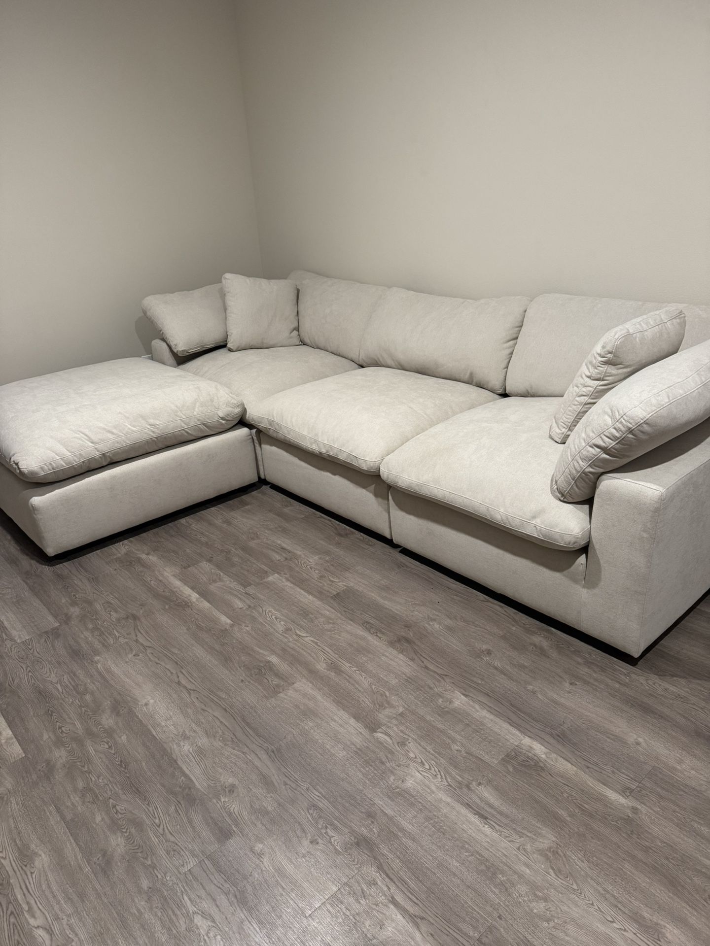 Zone Cloud Couch