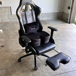 Von Racer Gaming/Office Chair w/ Cushions, Footrest, Recline 