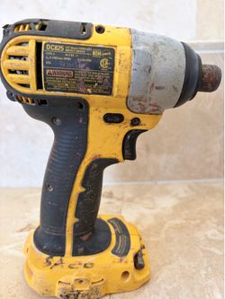 Dewalt DC825 1/4 inch Cordless Impact Driver EUC Tested & Working Tool Only 1/4"