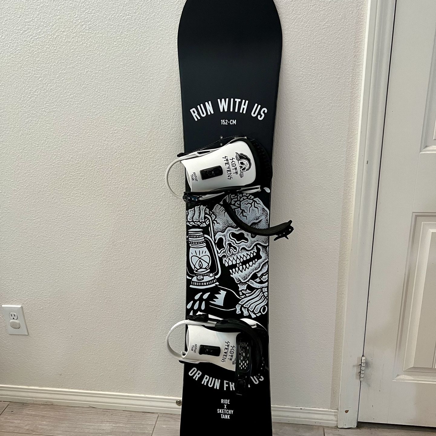 Ride Burnout Snowboard Black White 152cm for Sale in Fontana, CA