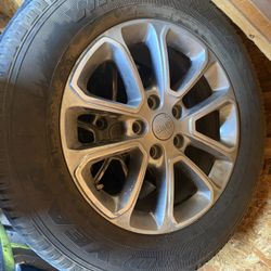 Jeep Grand Cherokee Stock Rims And Tires 18”