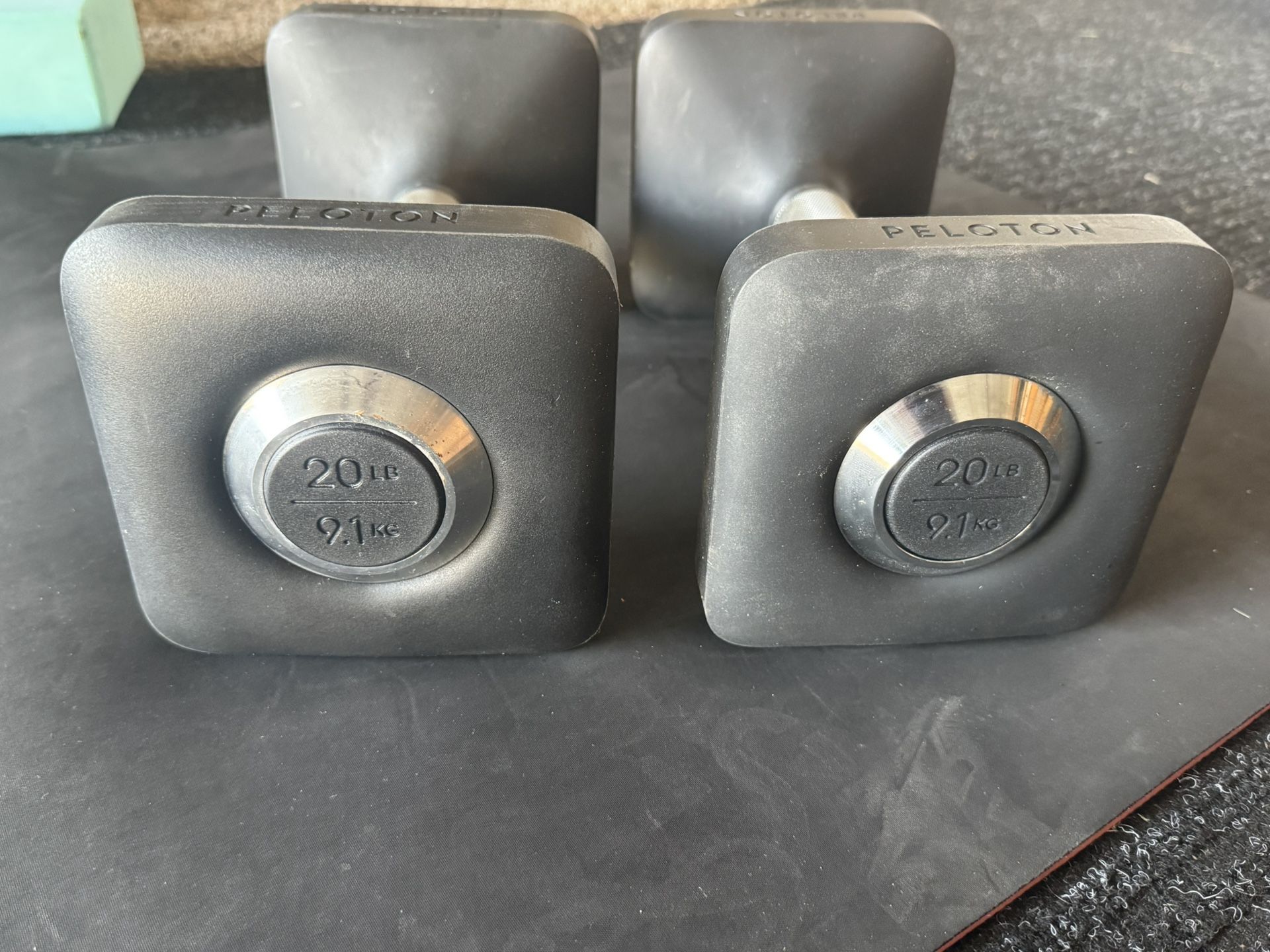 Peloton dumbbells-20 Lbs