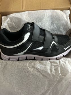 6.5 shoes (make offer)