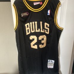 Michael Jordan black & gold jersey size 2xl