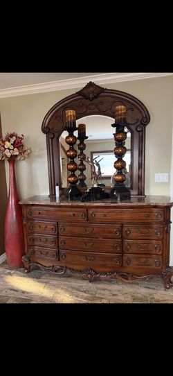 COMPLETE BEDROOM FURNITURE SET
