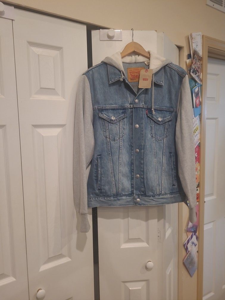 New Levi's Hooded Jacket Size M