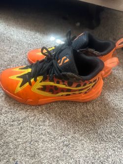 Boys shoes