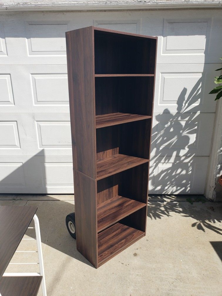 Bookshelf With Adjustable Shelving