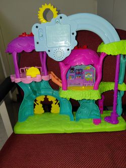 Blues-clue  play house.