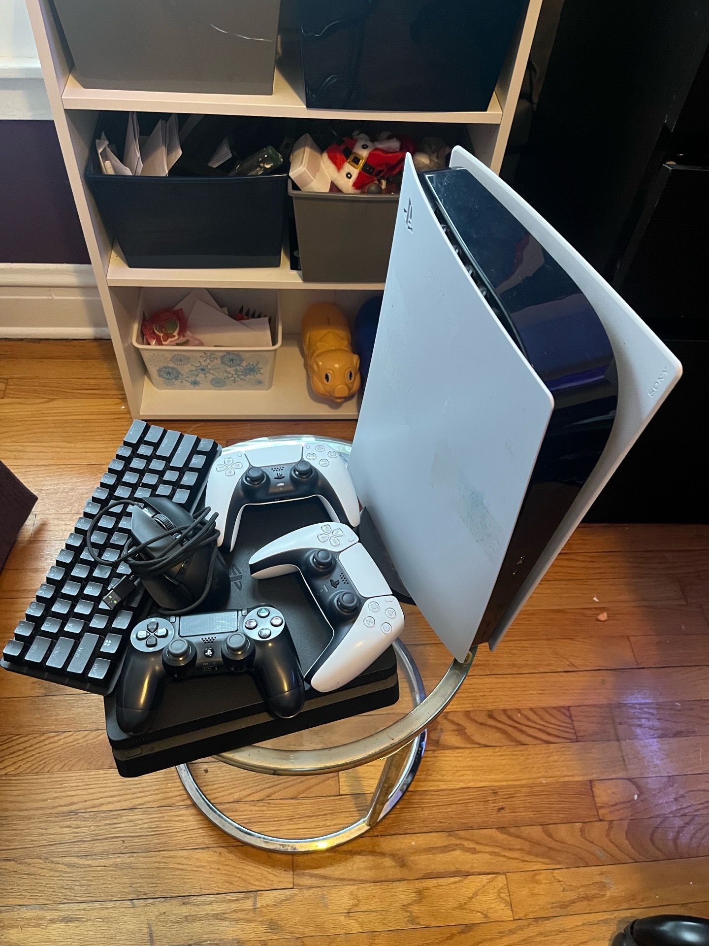 PlayStation 5, PlayStation 4, PlayStation controllers and razer keyboard and mouse