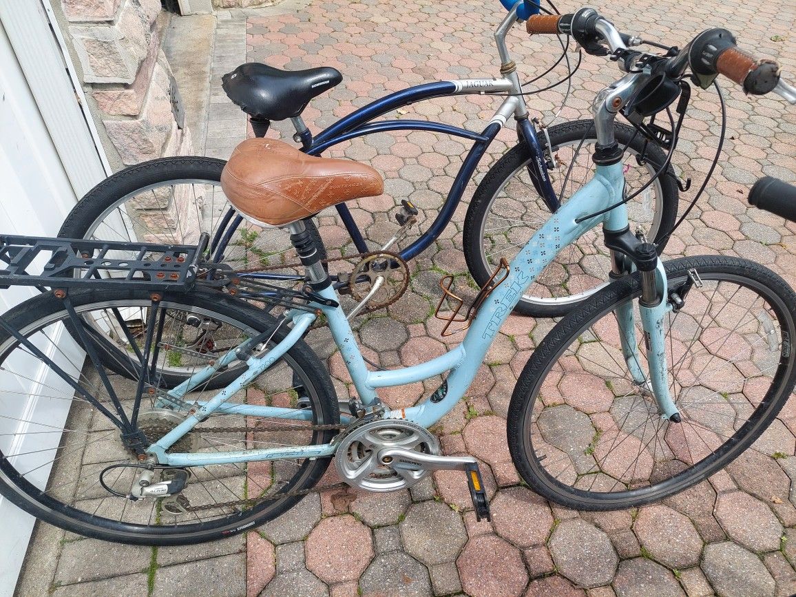 Female Hybrid Trek 7200 WSD , 24 Speed , 27.5 Wheels, Lightweight $100 , Cash No Negotiation Ready For Riding,