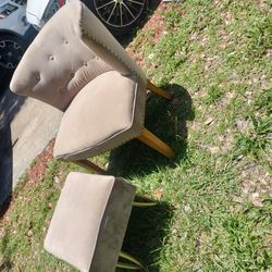 Modern Accent Chair w/Stool