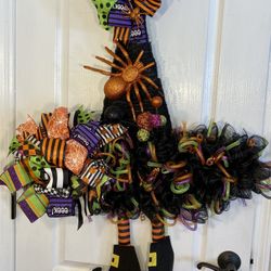 Large Witch’s Hat Halloween Door Hanger Wreath Spiders