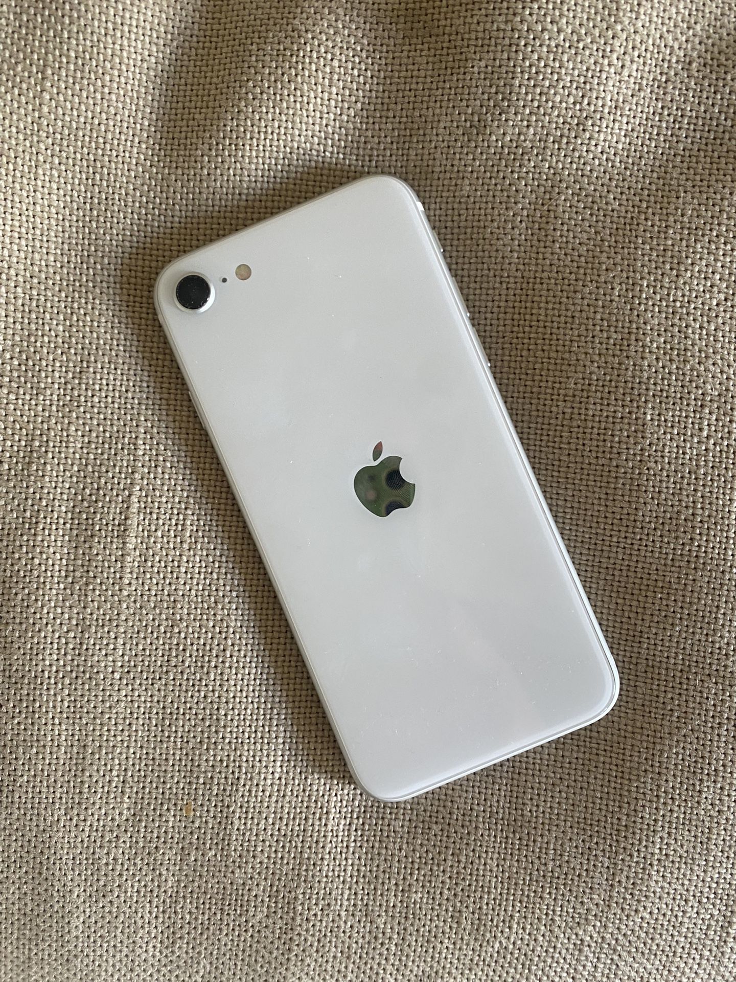 Like New Factory Unlocked iPhone SE 2nd Generation 64GB