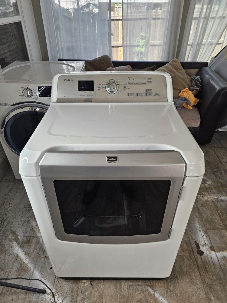 Maytag Bravos XL Electric High Efficiency Steam Dryer