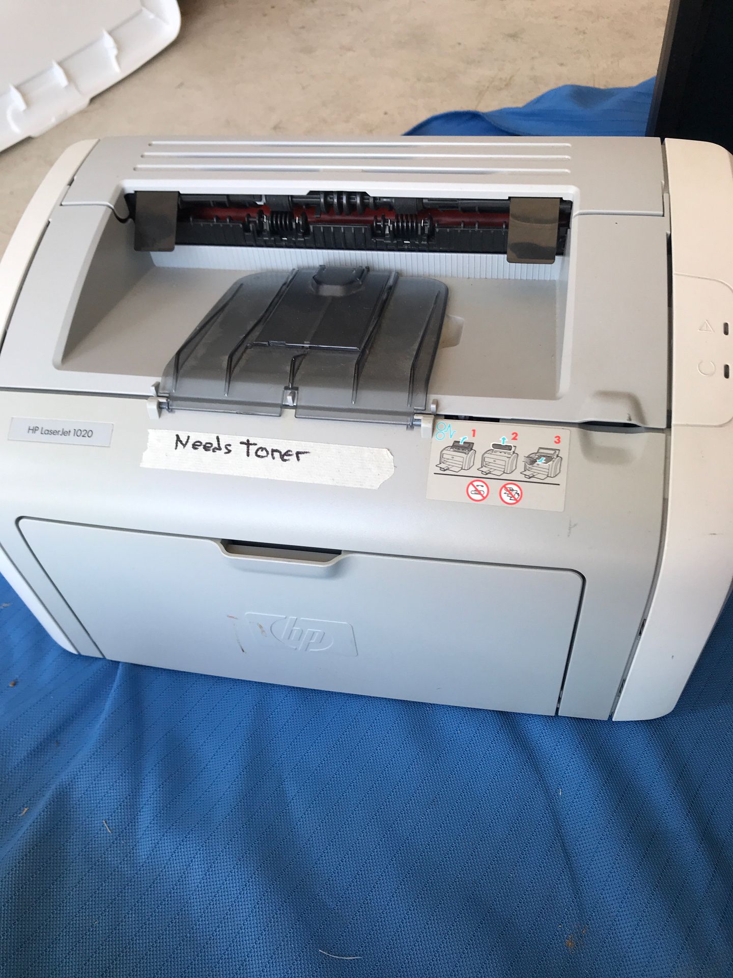 HP laser jet 1020 printer , needs toner& power cord