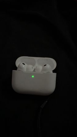 Apple AirPods Pro 3 with Charging Case