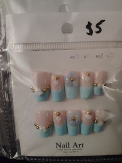 Press-On Nail Art Set Size Medium