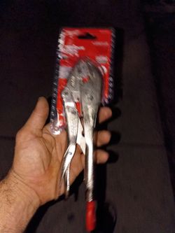 Milwaukee grip plier
