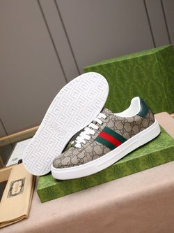 Gucci Ace GG Supreme Sneakers Size 12