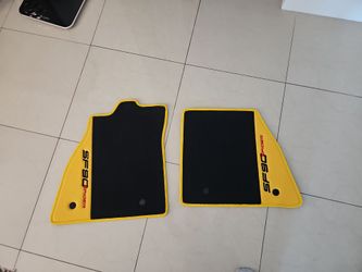 Tapetes de tela y cuero para Ferrari SF90 Spider.