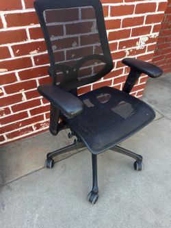 Ergonomic Mesh Desk Chair