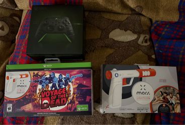 Xbox light gun game with extra gun and anniversary controller