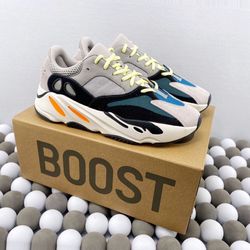 Adidas Yeezy oost 700 Wave Runer Solid Grey