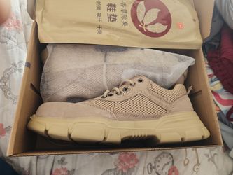 Steel toe shoes (TAKING OFFERS)