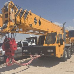 2006 LINKBELT HTC8675 CRANE 75 TONS CAPACITY
127’ 4- SECTION FULL POWER BOOM
WINCH
AUXILIARY
39’- 67’ FLY
BLOCK/BALL
16,000 lb. 