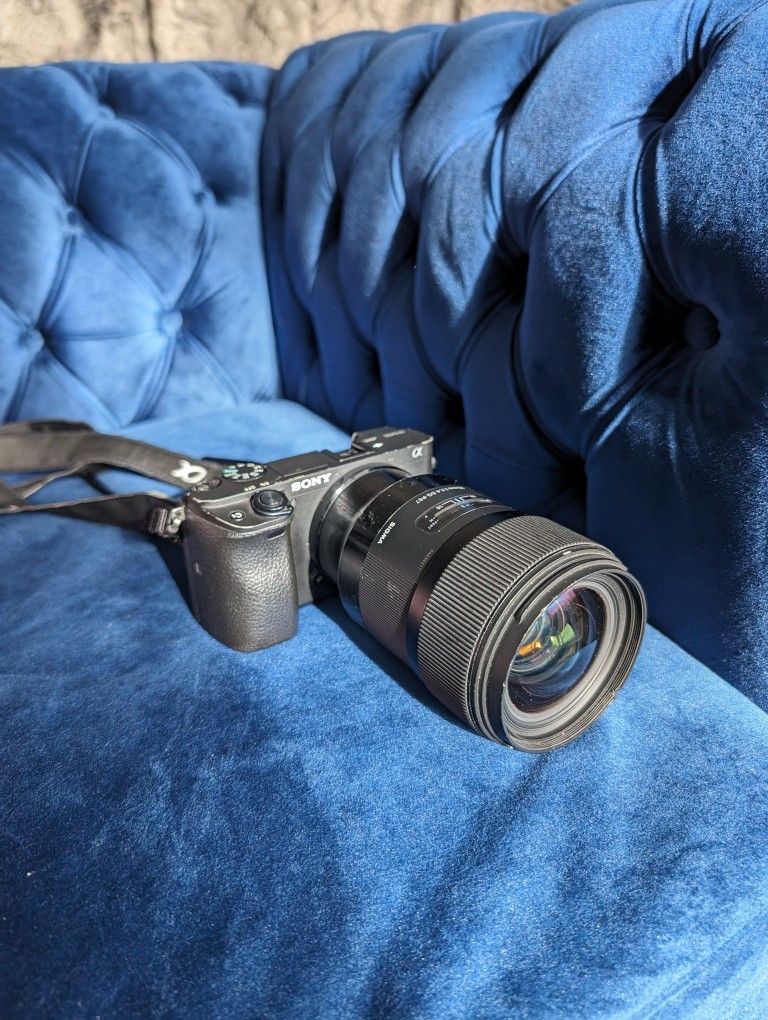 Sony A6400 Mirrorless Camera/ Sigma 35mm 1.4 Lens
