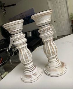 Pretty Home decoration Candle holder set of 2 ! Brand new