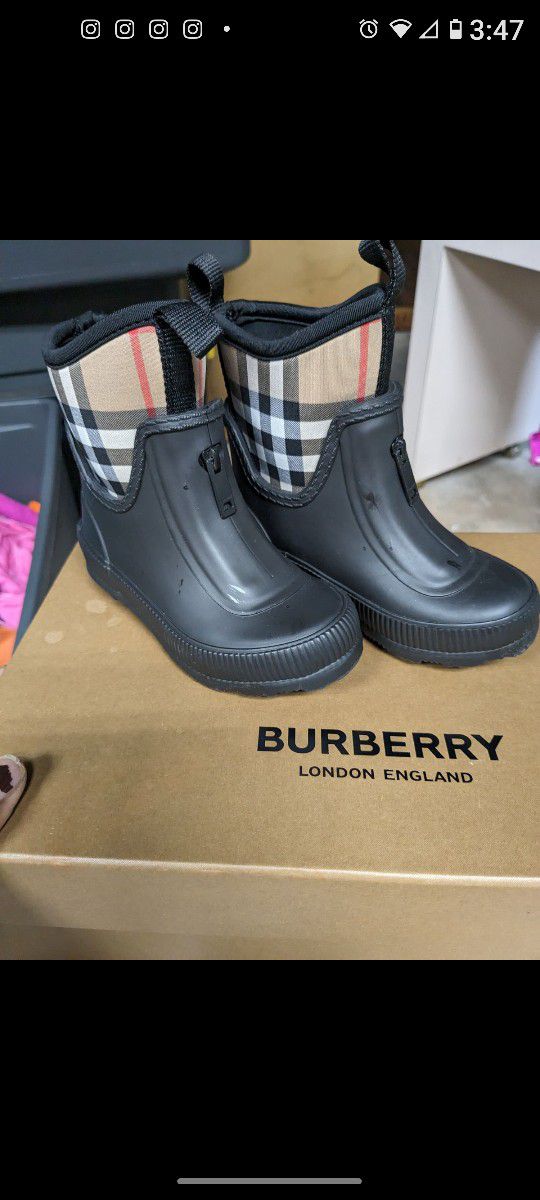 Burberry Kids Size 23 Shoes For Girls 