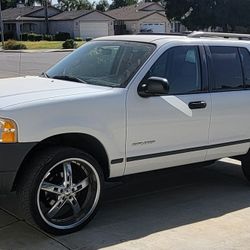 2004 Ford Explorer