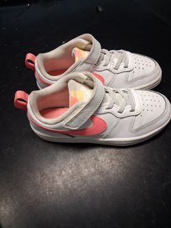 Girls Nikes