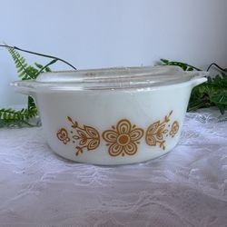 Pyrex casserole dish
